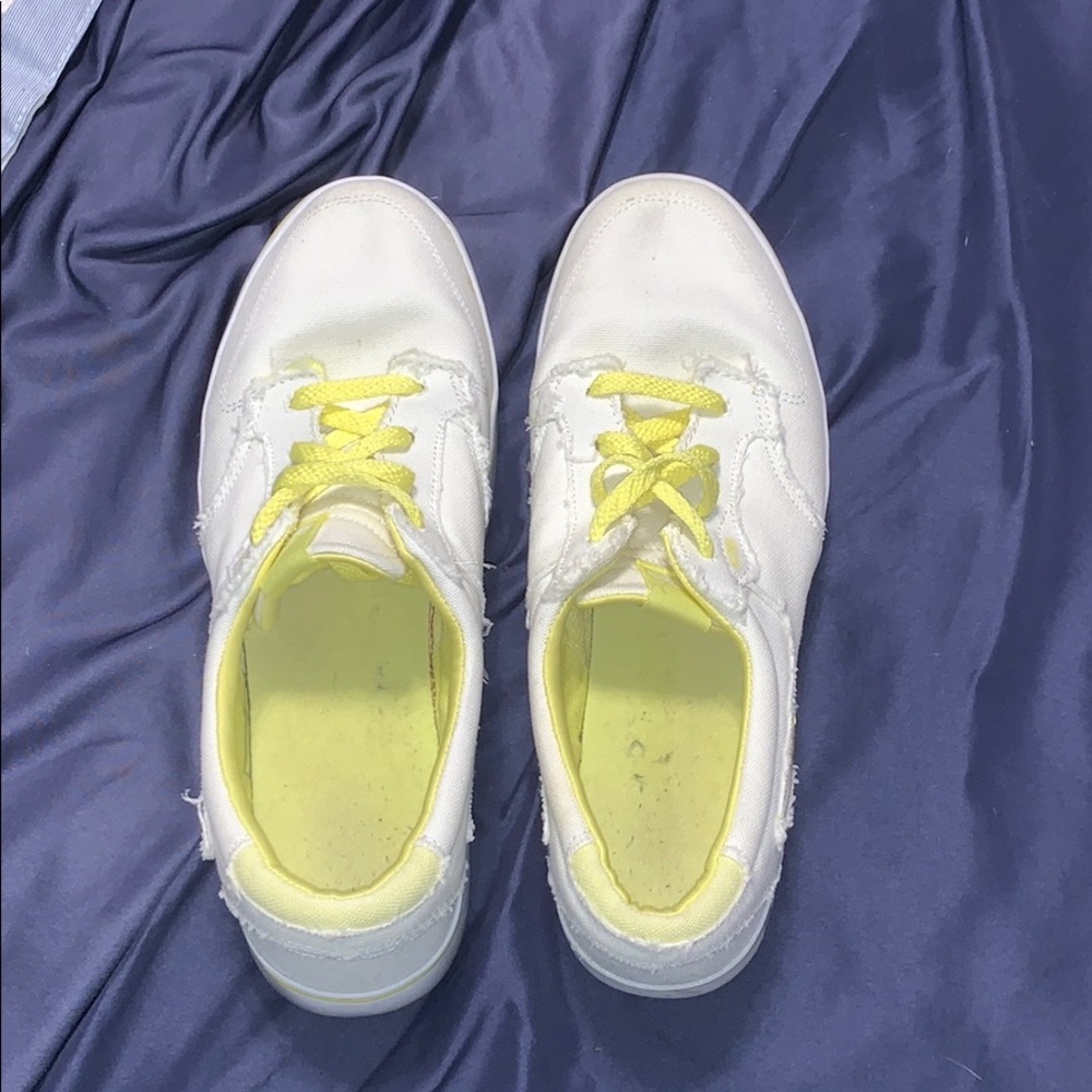 Nike tennis shoes